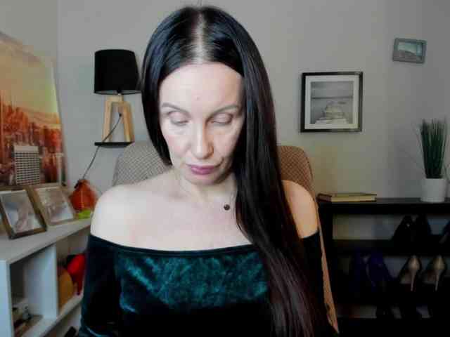 velvetJasmine webcam