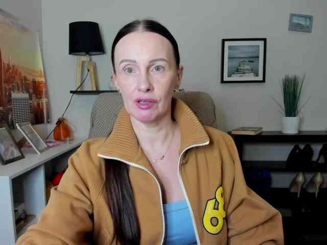 velvetJasmine webcam