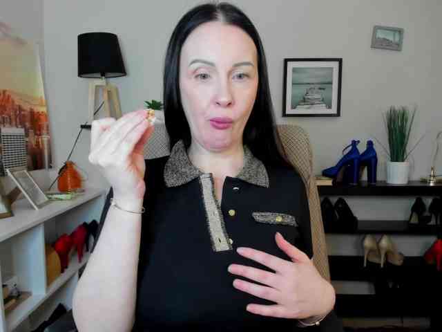 velvetJasmine webcam