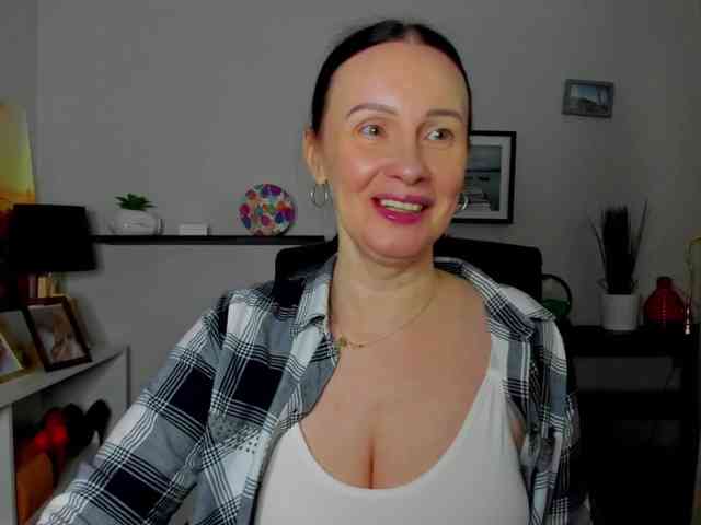velvetJasmine webcam
