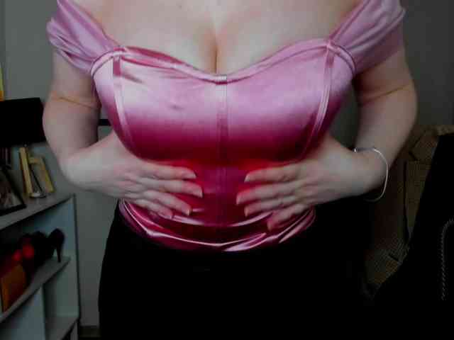 velvetJasmine webcam