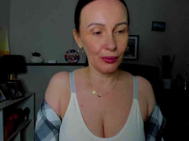 velvetJasmine webcam