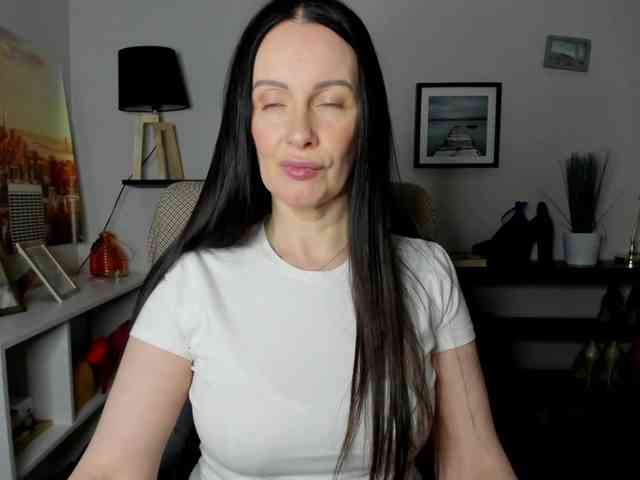 velvetJasmine webcam