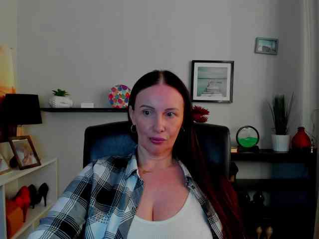 velvetJasmine webcam