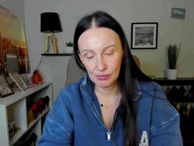 velvetJasmine webcam