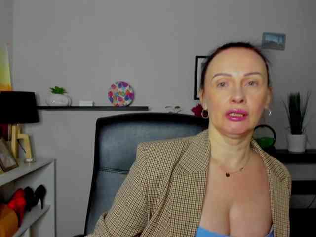 velvetJasmine webcam