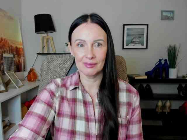 velvetJasmine webcam