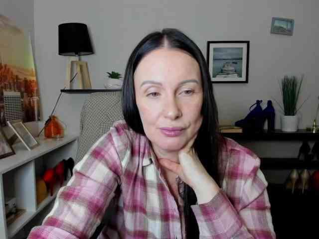 velvetJasmine webcam