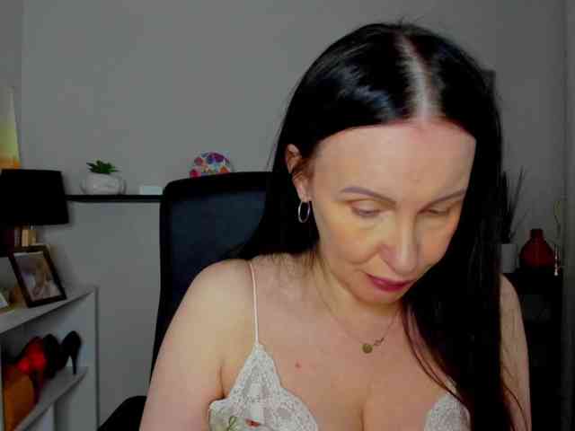 velvetJasmine webcam