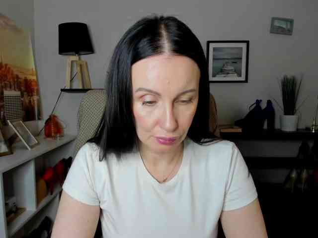 velvetJasmine webcam