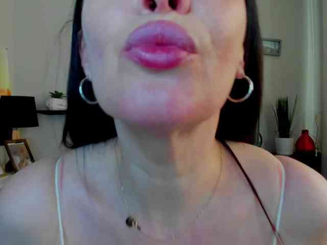 velvetJasmine webcam