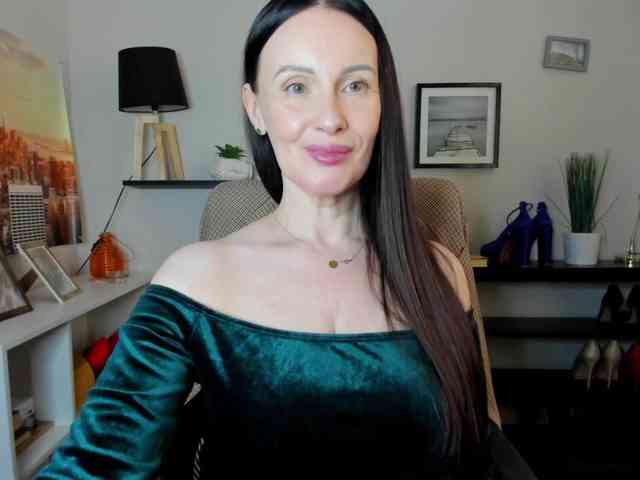 velvetJasmine webcam