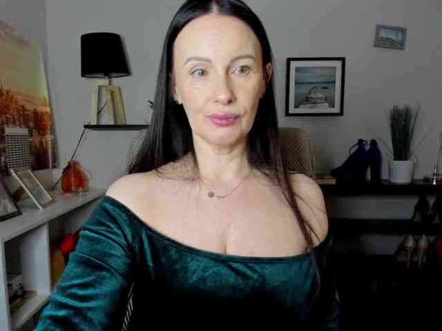 velvetJasmine webcam