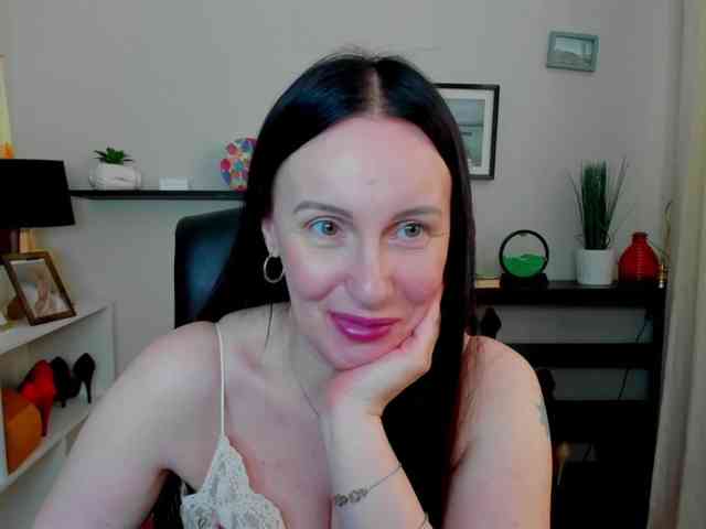 velvetJasmine webcam