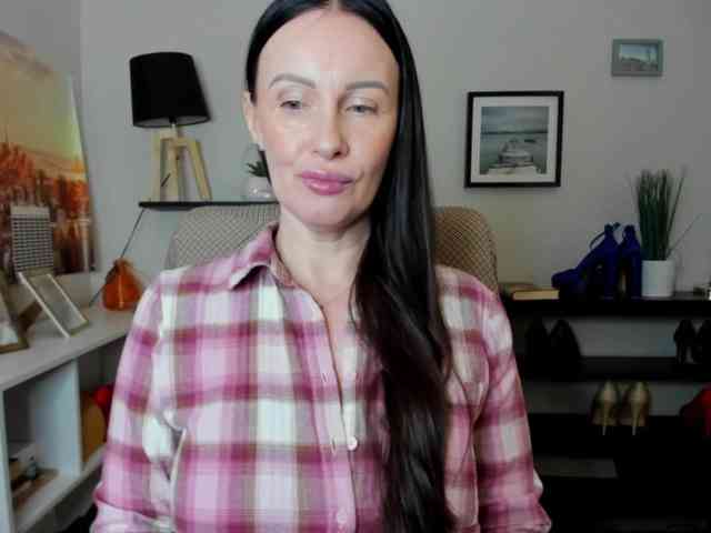 velvetJasmine webcam