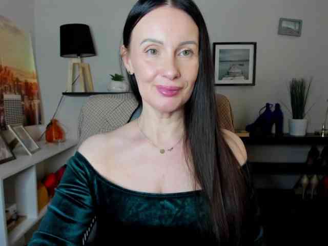 velvetJasmine webcam