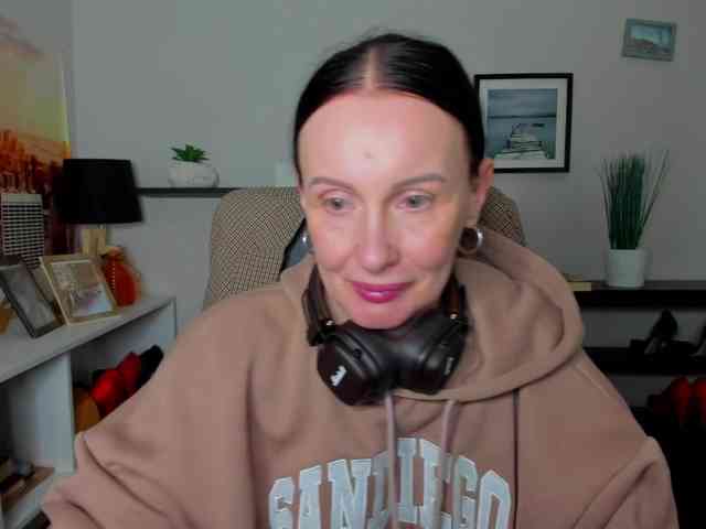 velvetJasmine webcam