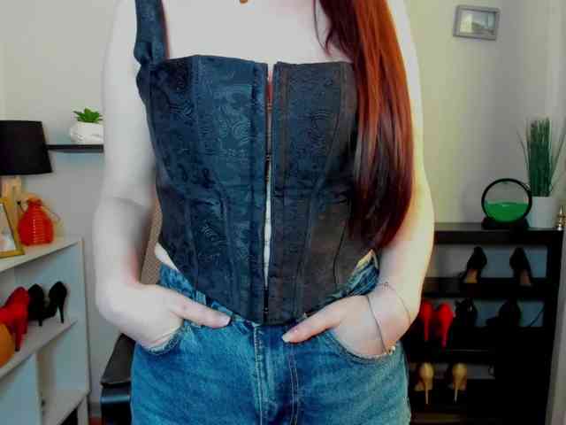 velvetJasmine webcam