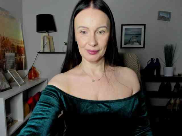 velvetJasmine webcam