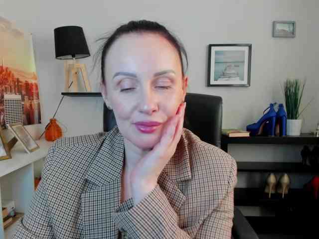 velvetJasmine webcam