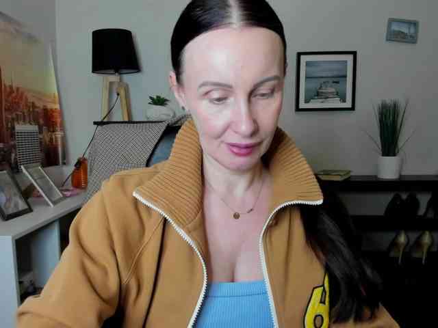 velvetJasmine webcam