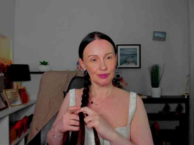 velvetJasmine webcam