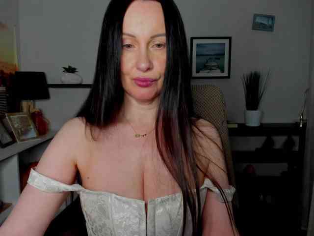 velvetJasmine webcam