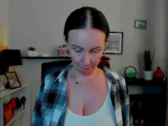 velvetJasmine webcam