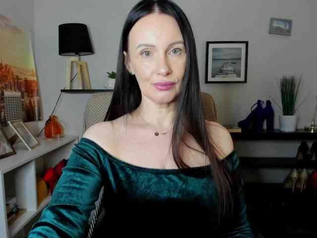 velvetJasmine webcam