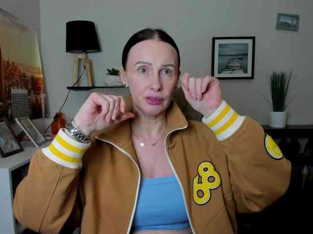 velvetJasmine webcam