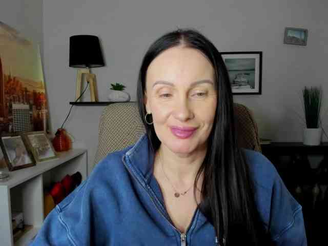 velvetJasmine webcam