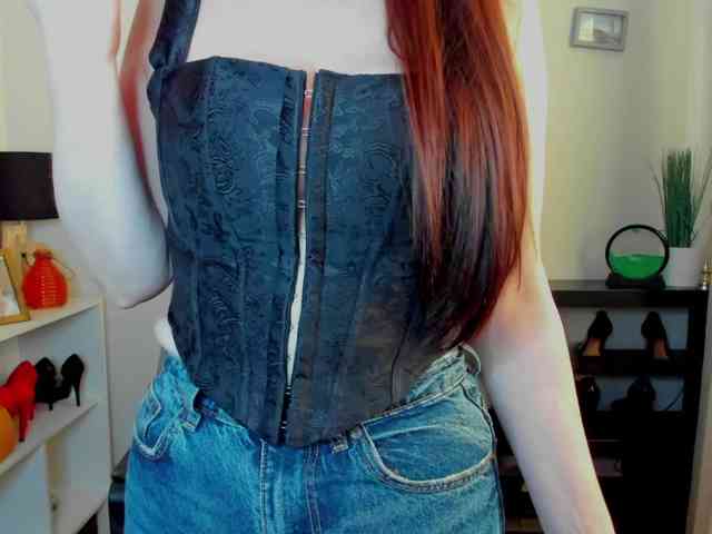 velvetJasmine webcam