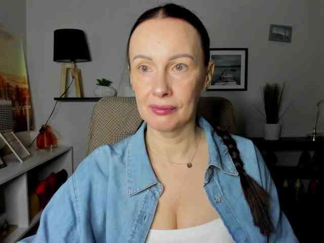 velvetJasmine webcam