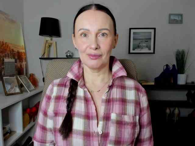 velvetJasmine webcam