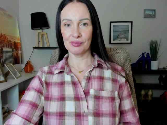 velvetJasmine webcam