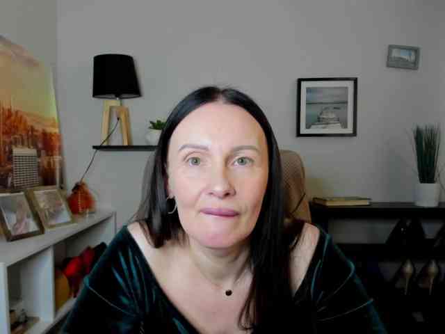 velvetJasmine webcam