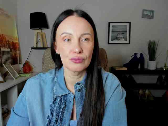 velvetJasmine webcam