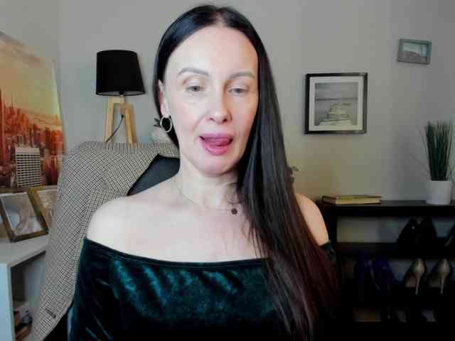 velvetJasmine webcam