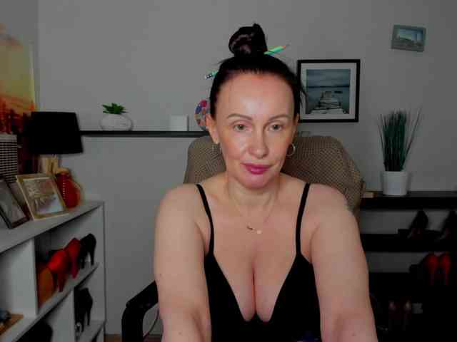 velvetJasmine webcam