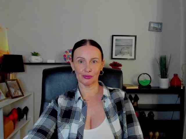 velvetJasmine webcam