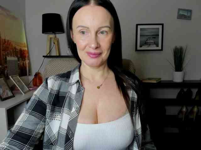 velvetJasmine webcam