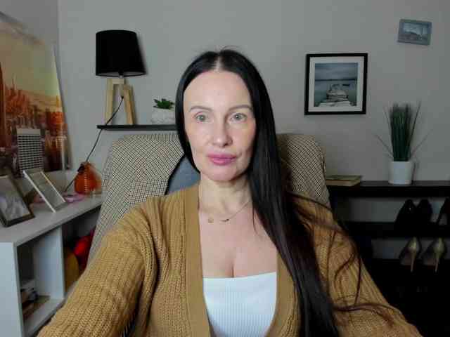 velvetJasmine webcam