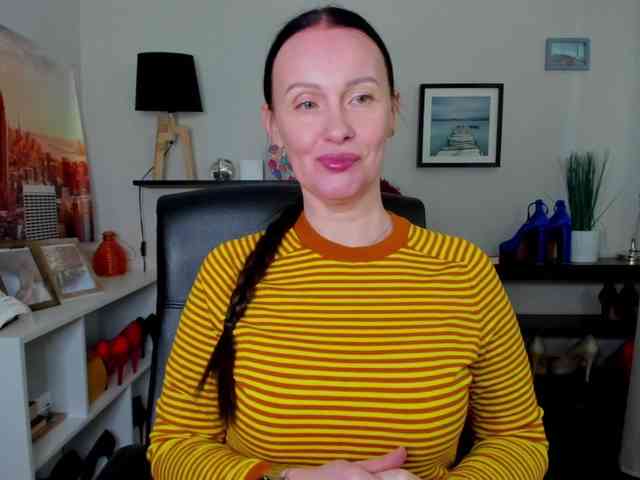 velvetJasmine webcam