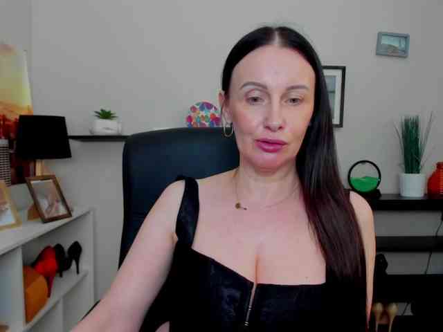 velvetJasmine webcam