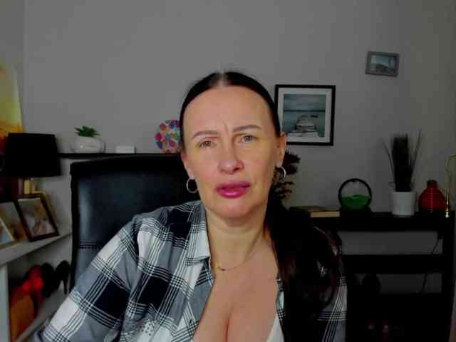 velvetJasmine webcam