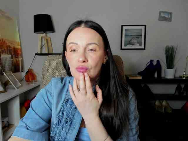 velvetJasmine webcam