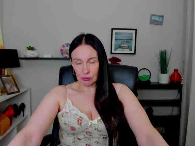 velvetJasmine webcam