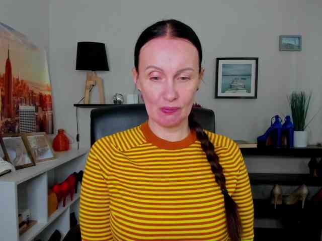 velvetJasmine webcam