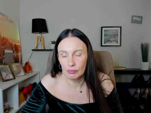 velvetJasmine webcam