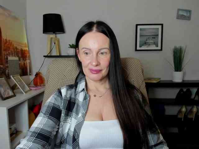 velvetJasmine webcam